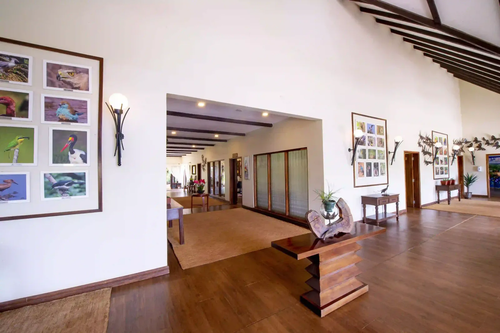 The Retreat at Ngorongoro, centre table