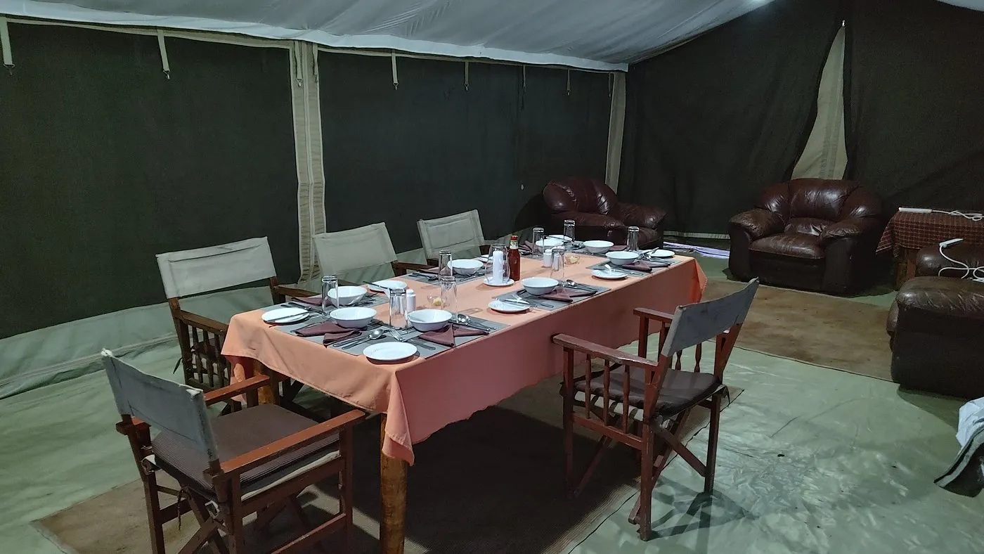 Serengeti Savanah Camp - Northern Serengeti Mara River Crossing, dinner and lounge