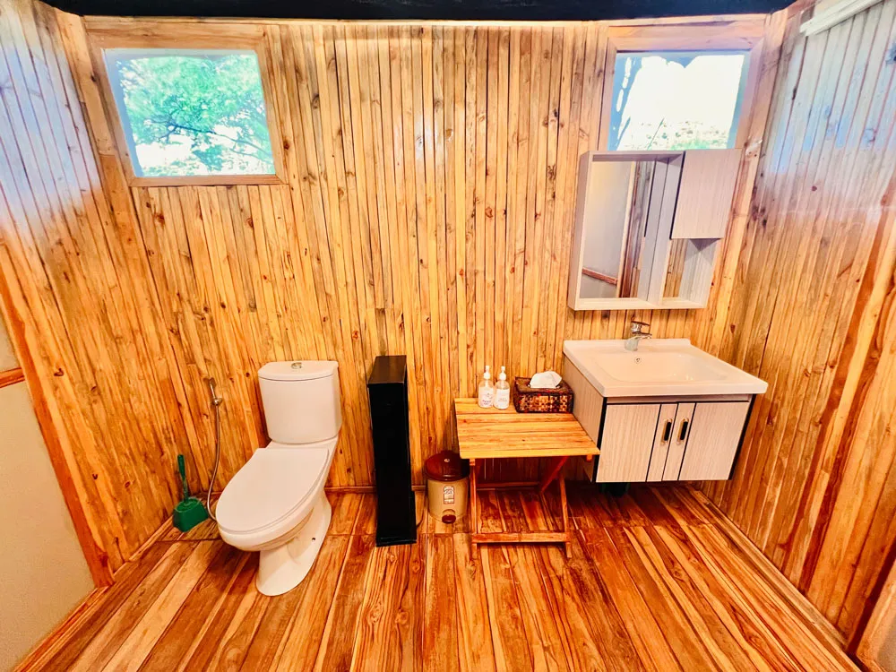 GOLDEN SAFARI CAMPS, eco rest room