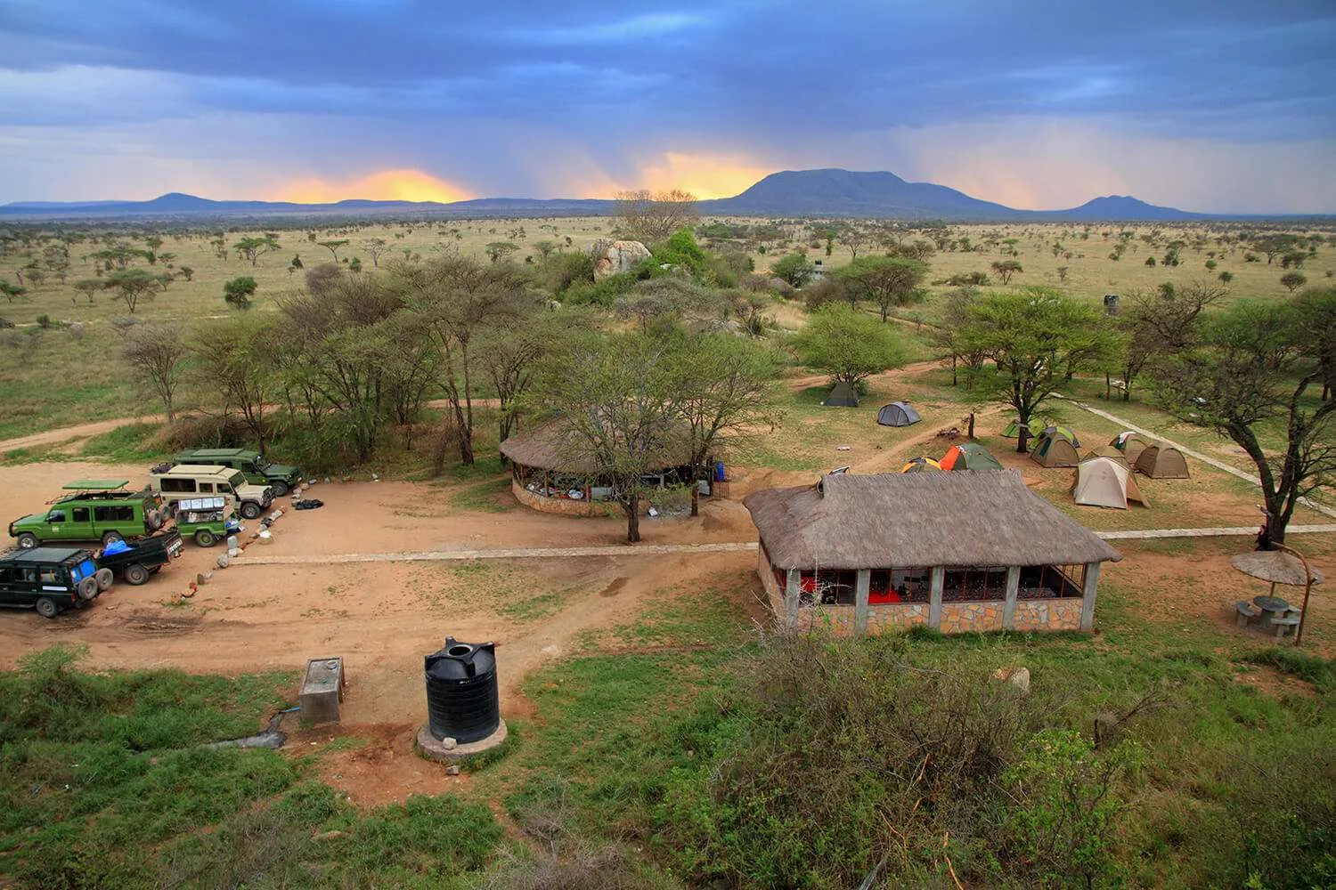 Serengeti Savanah - Ndutu, camp from above