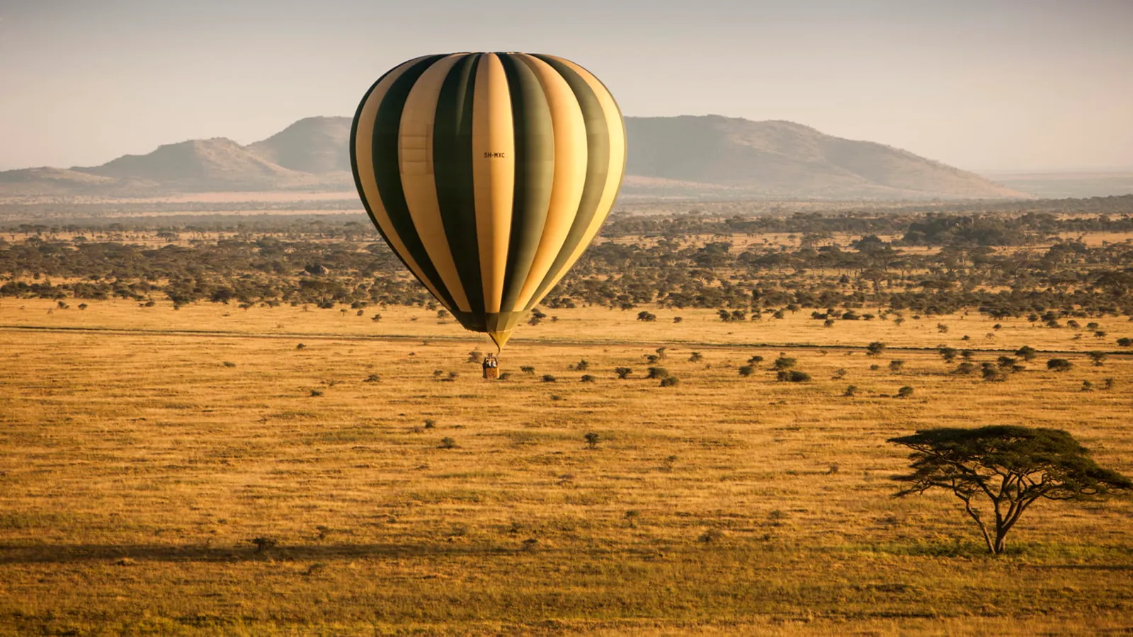 Four Seasons Serengeti Safari Lodge, hot air ballon