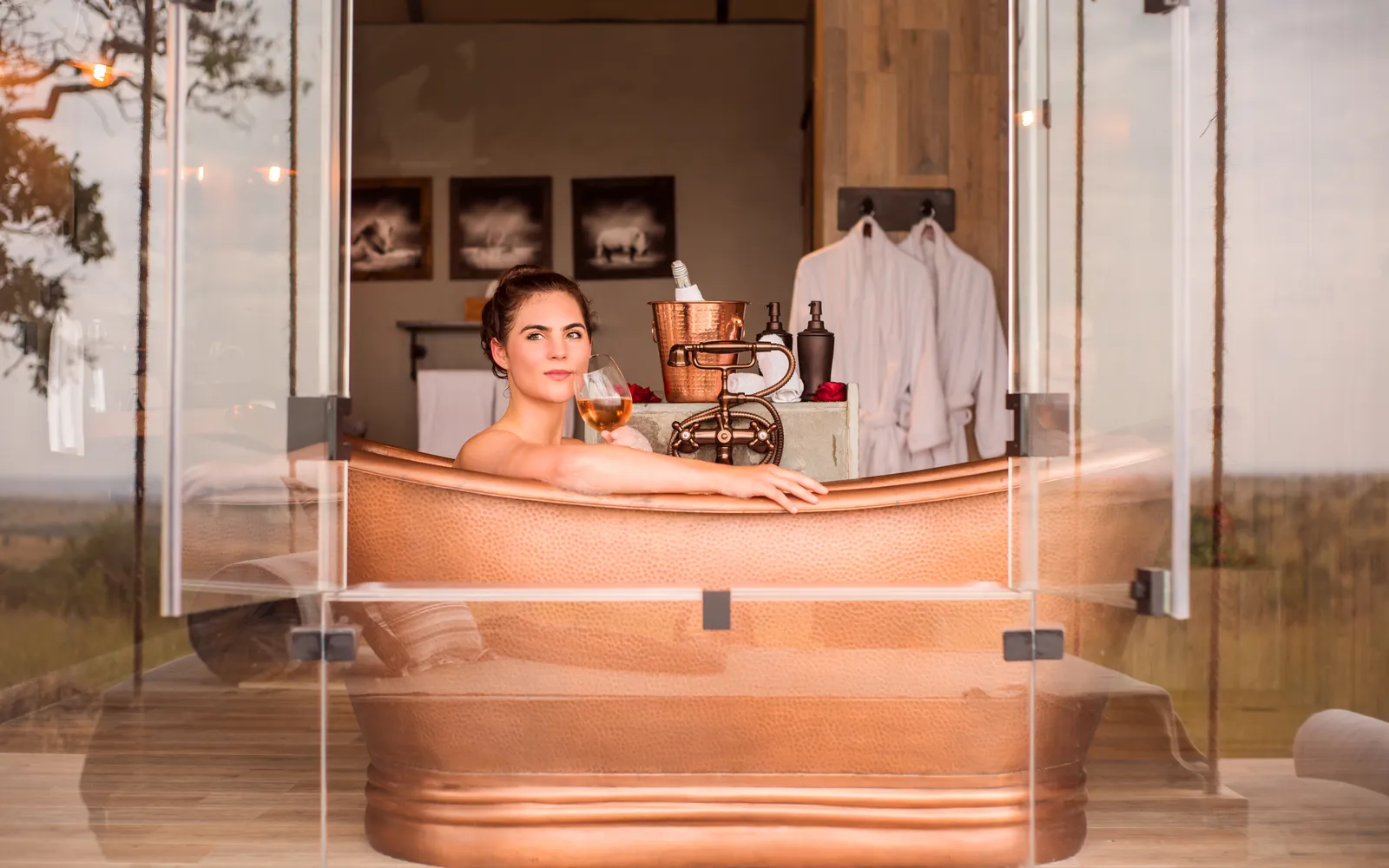 Northern Serengeti - Kogatende, copper bathtub with a view