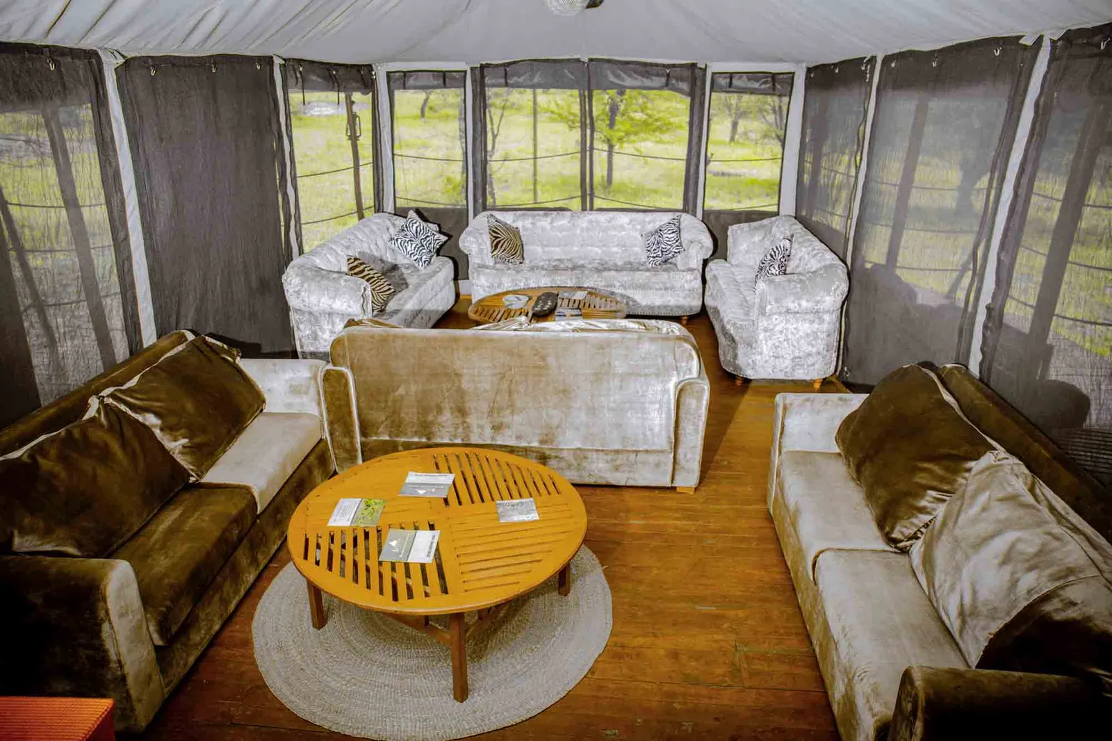 Embalakai Serengeti Camp, lounge