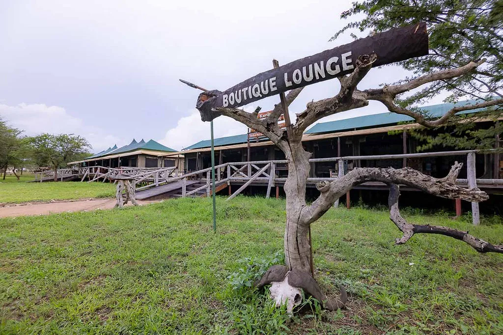 TANZANIA BUSH CAMPS, Simba camp lounge