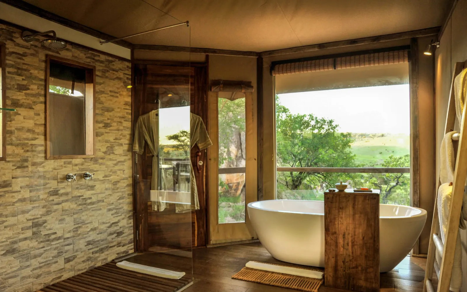 Kuria Hills Lodge